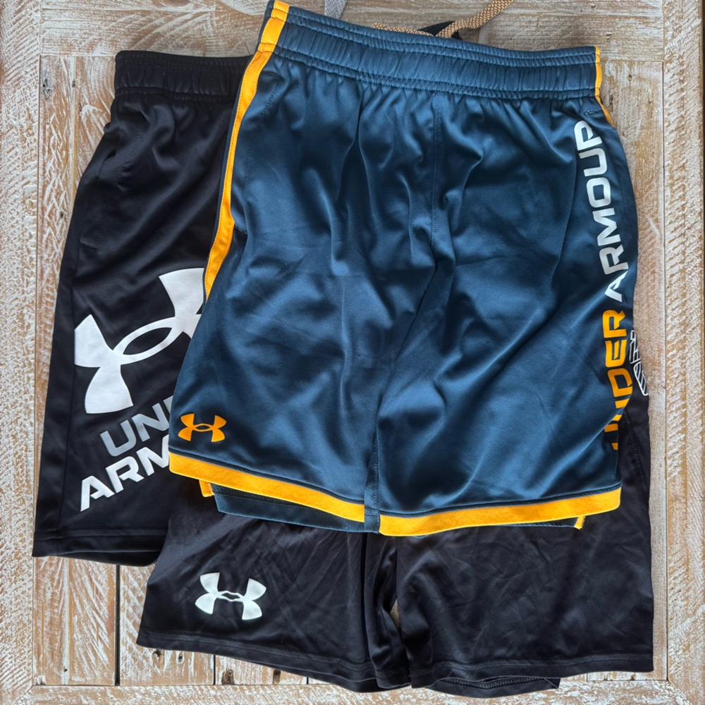 💙🖤Under Armour Boys Shorts Bundle – 3 Pairs💛 ~Boys Medium